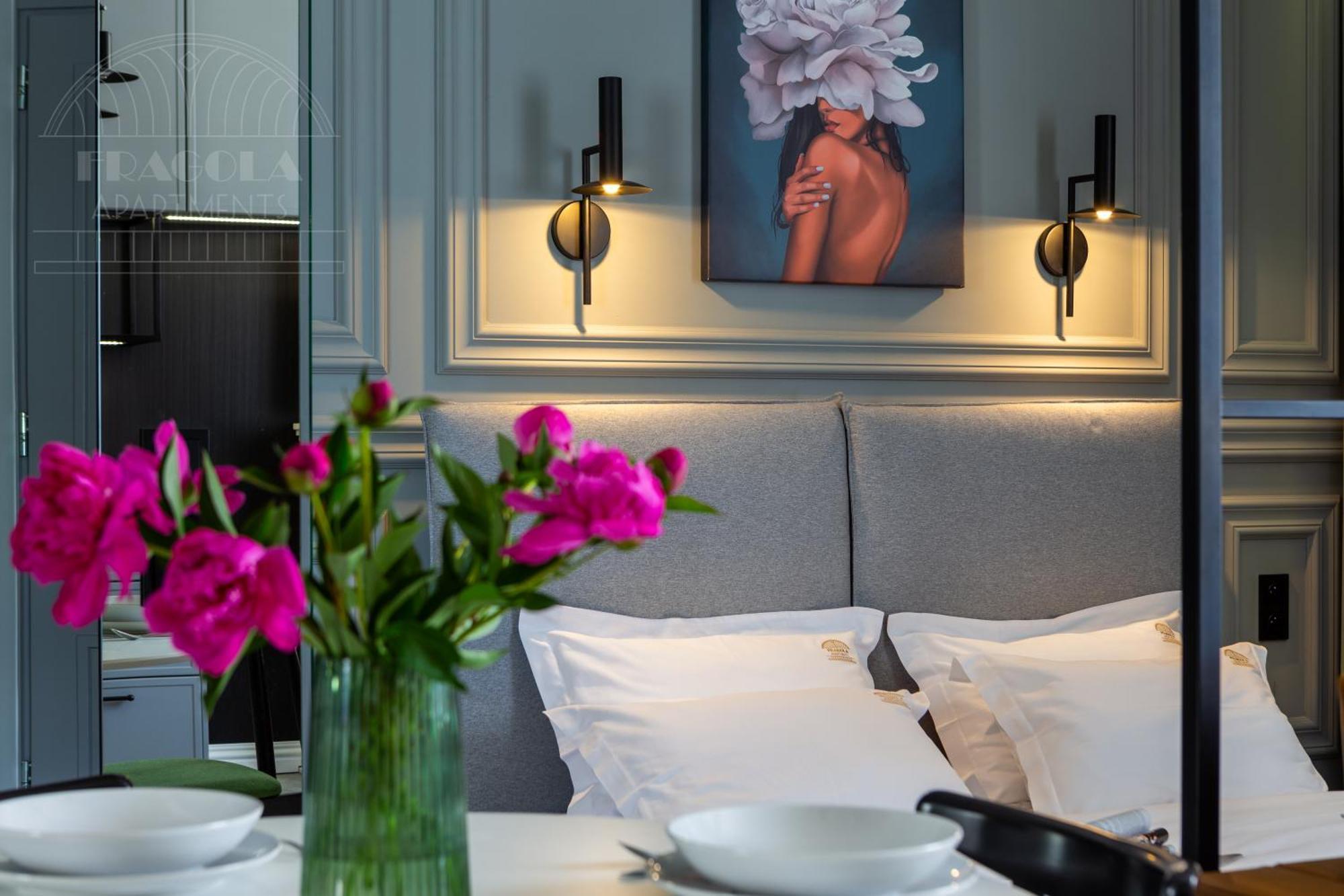 Apartment Feminine Fragola *