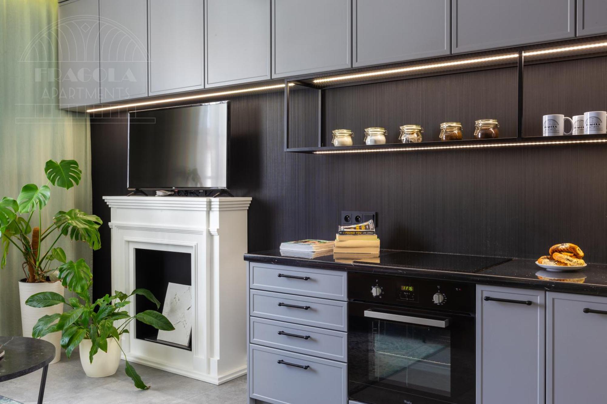 Feminine Fragola Apartment